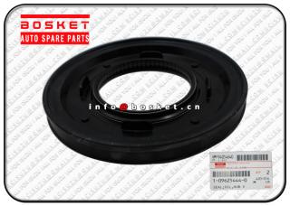 Outer Rear Hub Oil Seal Suitable for ISUZU CXZ81 10PE1 1-09625444-0 1096254440